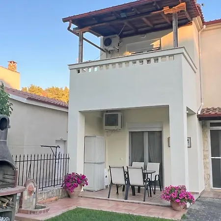Сasa de vacaciones Aegean Sands Coastal With Garden In The Heart Of *